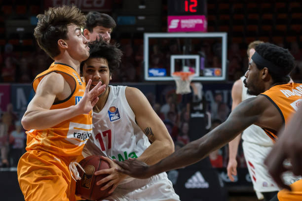 以其在空中 以其在空中